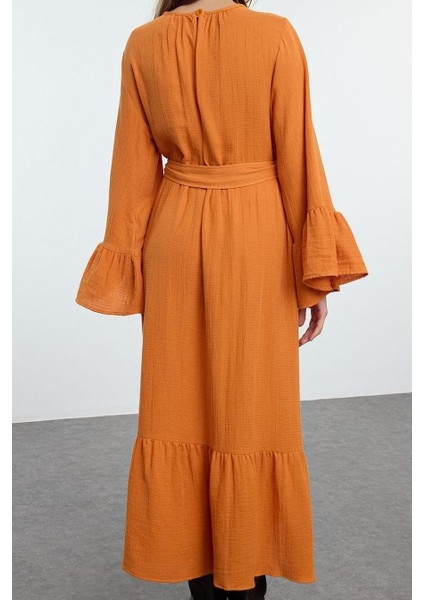 Kadın Moda Şık Tesettür Maxi Boy Bisiklet Yaka Relaxed Eteği Fırfırlı Müslin Dokuma Elbise indirimleri