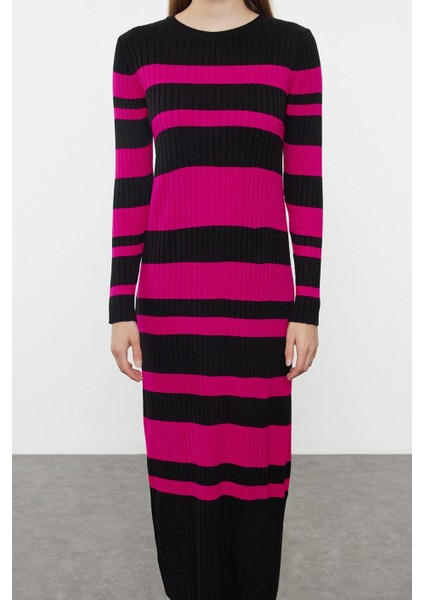 Kadın Moda Şık Tesettür Maxi Boy Bisiklet Yaka Fitted Fuşya Renk Bloklu Fitilli Örgü Triko Elbise