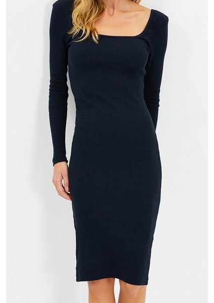 Kadın Moda Şık Midi Boy Kare Yaka Slim Vücuda Oturan Uzun Kollu Fitilli Esnek Örme Elbise