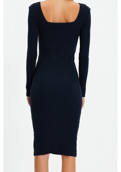 Kadın Moda Şık Midi Boy Kare Yaka Slim Vücuda Oturan Uzun Kollu Fitilli Esnek Örme Elbise