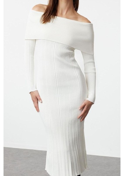 Kadın Moda Şık Midi Boy Carmen Yaka Regular Triko Basic Elbise