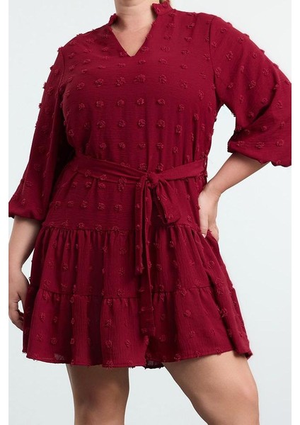 Kadın Moda Büyük Beden Midi Boy V Yaka Fitted Balon Kol Kuşaklı Ponponlu Dokuma Büyük Beden Elbise fiyatları