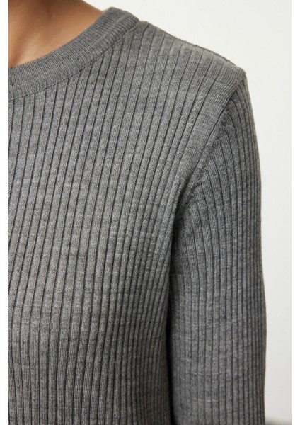 Kadın Moda Şık Tesettür Maxi Boy Bisiklet Yaka Fitted Gri Düğme Detaylı Triko Elbise fırsatları