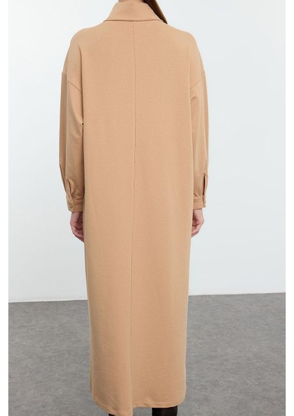 Kadın Moda Şık Tesettür Uzun Dik Yaka Oversize Önü Çıtçıtlı Cep Detaylı Örme Elbise