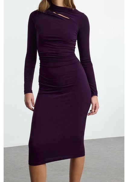 Kadın Moda Şık Midi Boy Dik Yaka Slim Cut Out Detaylı Fitted Vücuda Oturan Esnek Örme Elbise