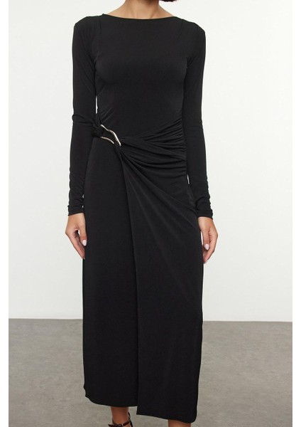 Kadın Moda Şık Maxi Boy Kayık Yaka Slim Aksesuar Detaylı Fitted Vücuda Otura Örme Elbise