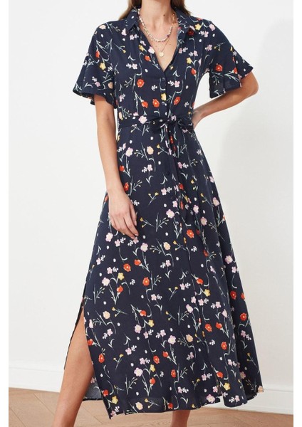 Kadın Moda Şık Midi Boy Gömlek Yaka Regular Kuşaklı Yırtmaçlı Çiçek Desenli Dokuma Gömlek Elbise