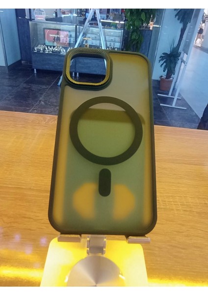 Apple iPhone 11 Pro Max Uyumlu Magsafe Özellikli Kenarları Renkli Arka Yüzü Mat Darbe Emici Kılıf