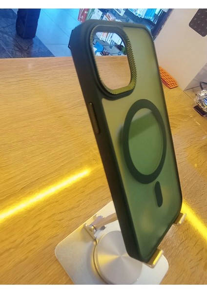 Apple iPhone 11 Pro Max Uyumlu Magsafe Özellikli Kenarları Renkli Arka Yüzü Mat Darbe Emici Kılıf