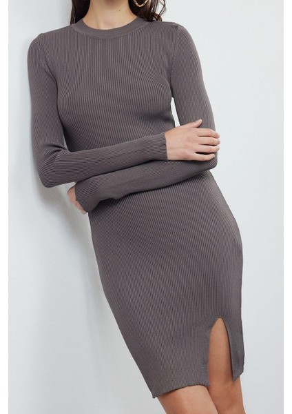 Kadın Moda Şık Mini Boy Bisiklet Yaka Slim Triko Yırtmaçlı Vücuda Oturan Elbise