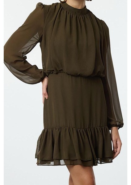 Kadın Moda Şık Mini Boy Dik Yaka Regular Eteği Volanlı Şifon Dokuma Kışlık Elbise fiyatları