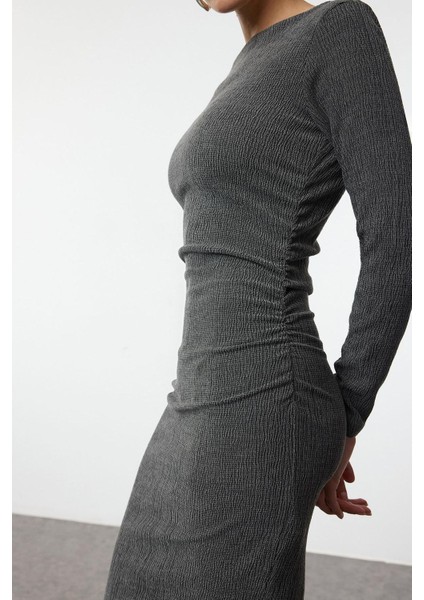 Kadın Moda Şık Mini Boy Kayık Yaka Fitted Düz Büzgü Drape Detaylı Bodycone Vücuda Oturan Örme Elbise fırsatları