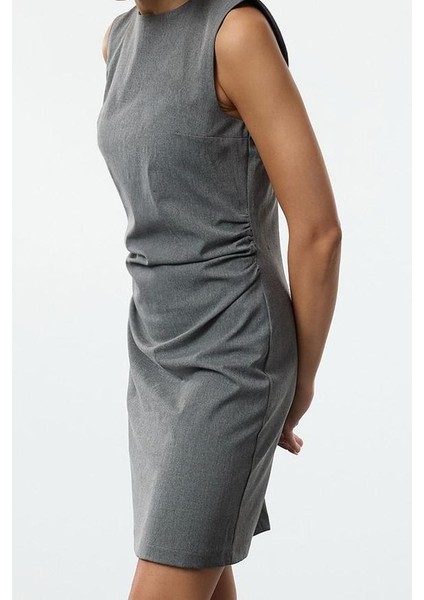 Kadın Moda Şık Mini Boy Bisiklet Yaka Slim Düz Vücudu Saran Drape Detaylı Dokuma Elbise modelleri