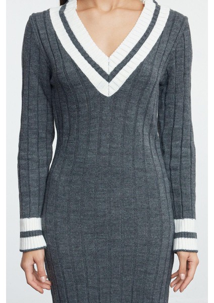 Kadın Moda Şık Midi Boy V Yaka Regular Triko Renk Bloklu Elbise modelleri