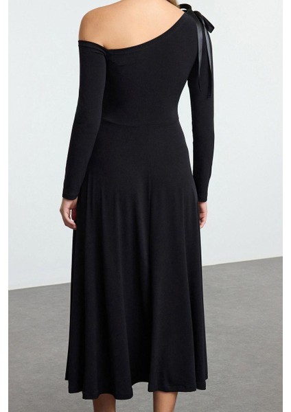 Moda Stil Slim Asimetrik Yaka Midi Boy Fiyonk Detaylı Kuşaklı Skater Örme Elbise indirimleri
