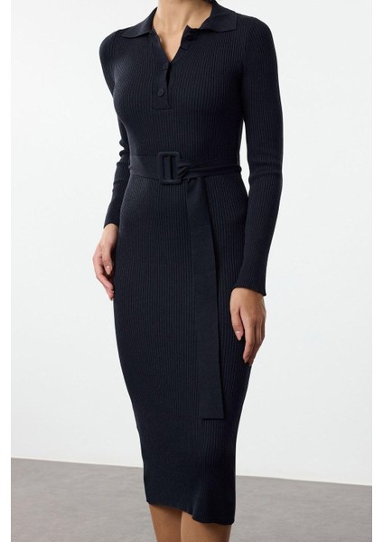 Kadın Moda Şık Midi Boy Polo Yaka Regular Kuşaklı Triko Elbise