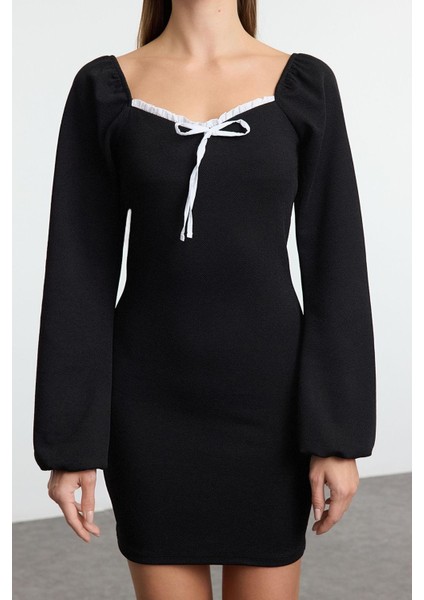 Kadın Moda Şık Mini Boy Kalp Yaka Slim Bağlama Detaylı Bodycone Vücuda Oturan Örme Elbise