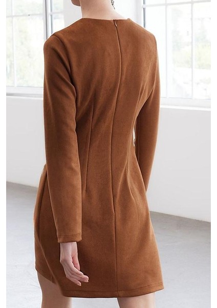 Moda Stil Regular Bisiklet Yaka Mini Boy Limited Edition Aksesuar Detaylı Süet Kışlık Dokuma Elbise