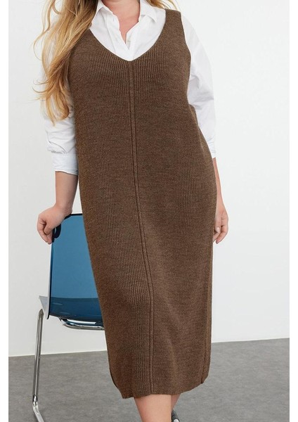 Moda Stil Fitted V Yaka Midi Boy Büyük Beden Jile Triko Elbise