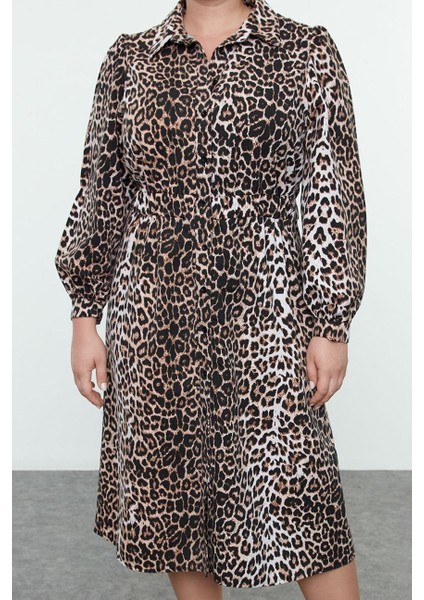 Moda Relaxed Gömlek Yaka Midi Boy Büyük Beden Leopar Desenli Beli Lastikli Gabardin Dokuma Elbise modelleri