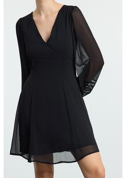 Kadın Moda Şık Mini Boy V Yaka Regular A Kesim Aksesuar Detaylı Şifon Astarlı Dokuma Elbise modelleri