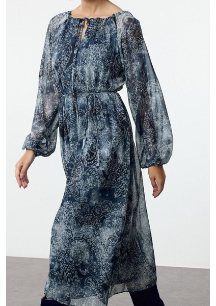 Moda Stil Regular Bisiklet Yaka Midi Boy Kuşaklı Çiçekli A Kesim Astarlı Dokuma Kışlık Elbise