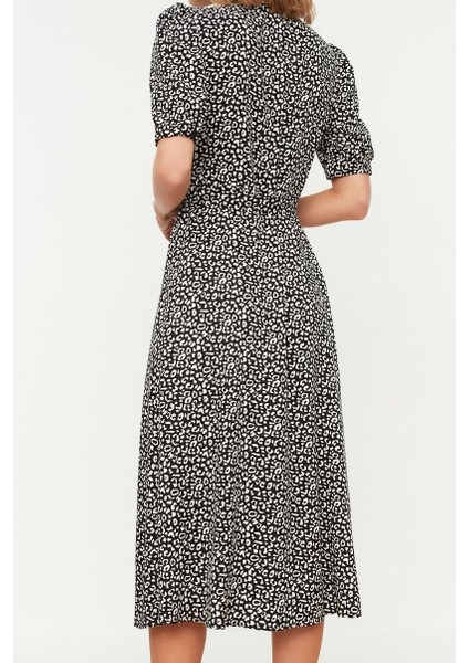 Moda Stil Regular Gömlek Yaka Midi Boy Çiçek Desenli Kuşaklı Dokuma Viskon Gömlek Elbise