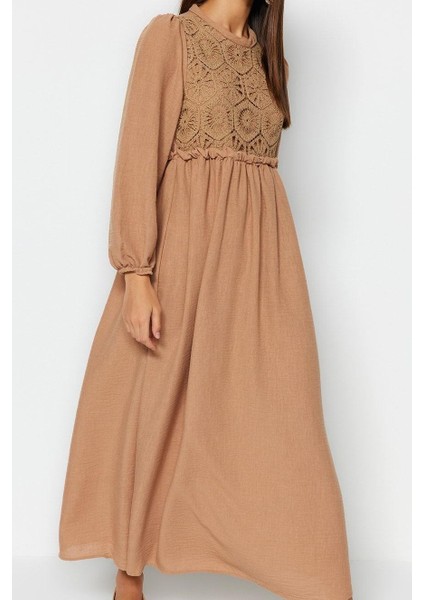 Moda Stil Regular Bisiklet Yaka Maxi Boy Tesettür Güpür Fisto Detaylı Dokuma Elbise