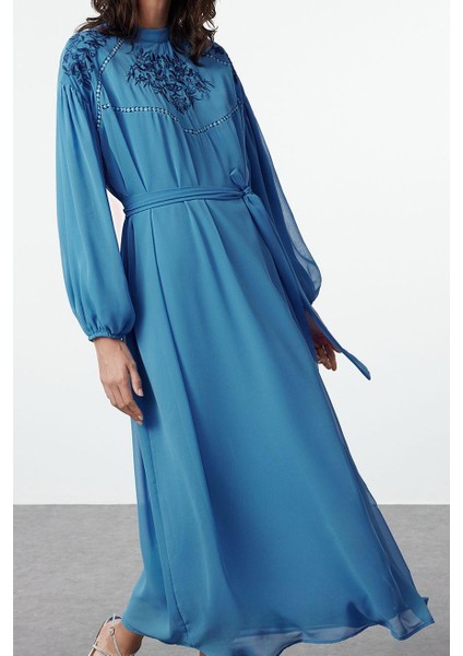 Moda Stil Regular Dik Yaka Maxi Boy Tesettür Nakışlı Dokuma Elbise