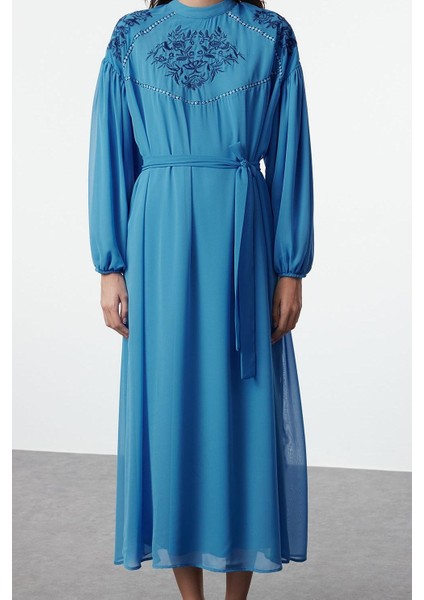 Moda Stil Regular Dik Yaka Maxi Boy Tesettür Nakışlı Dokuma Elbise modelleri