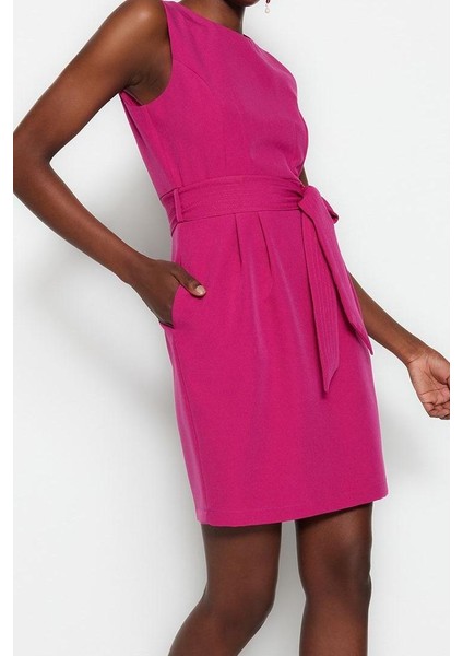 Moda Stil Regular Bisiklet Yaka Mini Boy Kuşaklı Vücudu Saran Dokuma Elbise