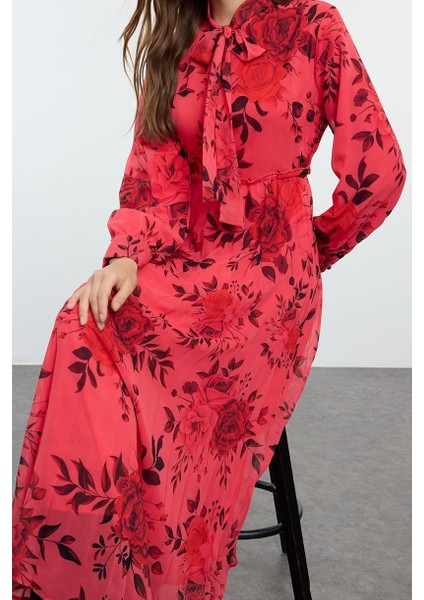 Moda Regular Boyundan Bağlamalı Maxi Boy Tesettür Çiçek Desenli Astarlı Piliseli Şifon Dokuma Elbise