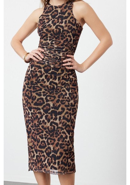 Moda Fitted Halter Yaka Midi Boy Kahverengi Çok Renkli Leopar Örme Tül Şık Abiye Elbise