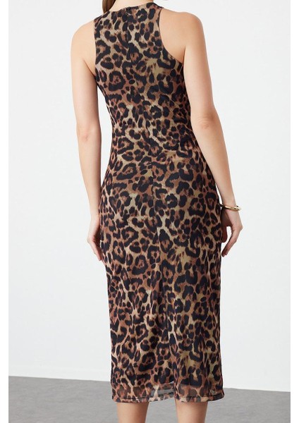 Moda Fitted Halter Yaka Midi Boy Kahverengi Çok Renkli Leopar Örme Tül Şık Abiye Elbise