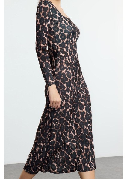 Moda Stil Slim Kare Yaka Maxi Boy Leopar Baskılı Volanlı Vücuda Oturan Esnek Örme Elbise fırsatları