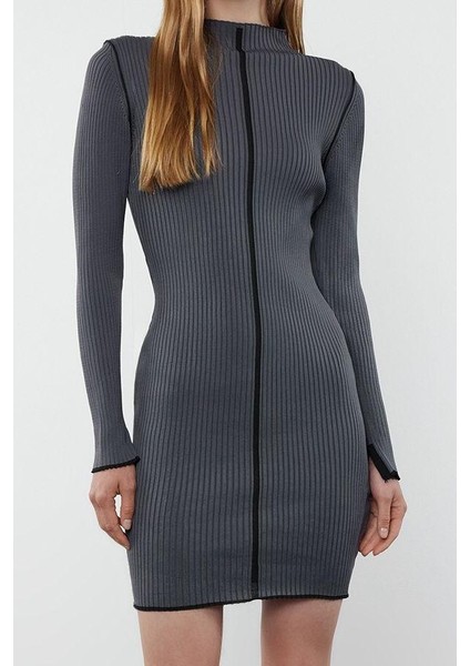 Moda Stil Slim Dik Yaka Mini Boy Kahverengi Triko Konstrat Renkli Elbise