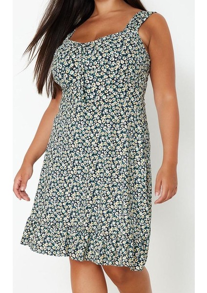 Moda Fitted Kare Yaka Mini Boy Büyük Beden Çiçek Desenli Düğmeli Yazlık Örme Elbise TBBSS23AH00240