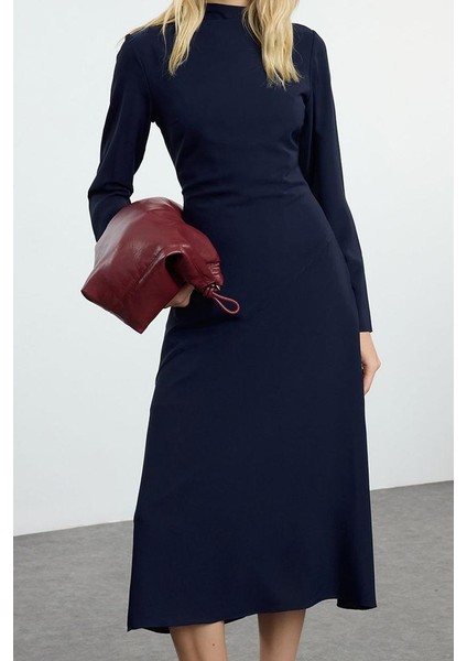 Moda Stil Regular Bisiklet Yaka Midi Boy Shift Düz Kesim Saten Dokuma Elbise