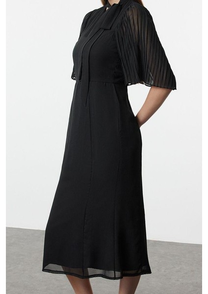 Moda Regular Dik Yaka Midi Boy Pilise Kollu Yakası Bağlamalı Astarlı Şifon Dokuma Kışlık Elbise