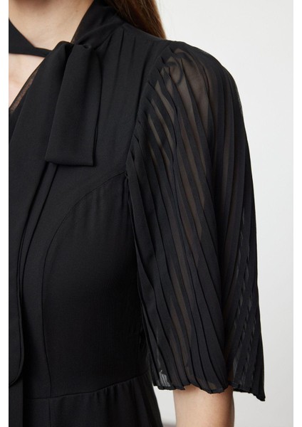 Moda Regular Dik Yaka Midi Boy Pilise Kollu Yakası Bağlamalı Astarlı Şifon Dokuma Kışlık Elbise fiyatları