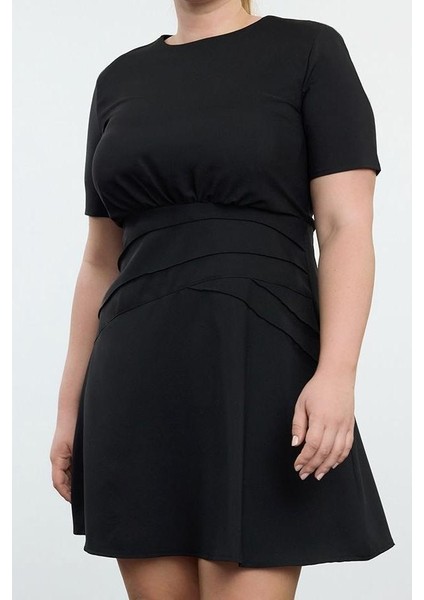 Moda Bisiklet Yaka Mini Boy Büyük Beden Kısa Kol Ince Vatkalı Drapeli Fermuarlı A-Form Dokuma Elbise