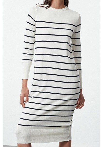 Moda Stil Regular Bisiklet Yaka Midi Boy Elbise Premium Iplik Özel Iplik Triko Basic Çizgili