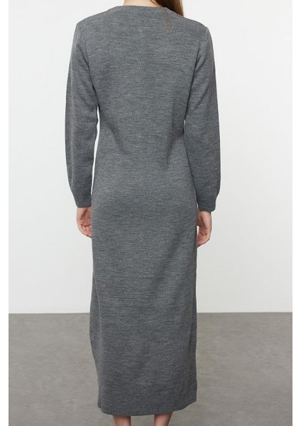 Moda Stil Fitted Bisiklet Yaka Maxi Boy Tesettür Triko Düğmeli Elbise indirimleri