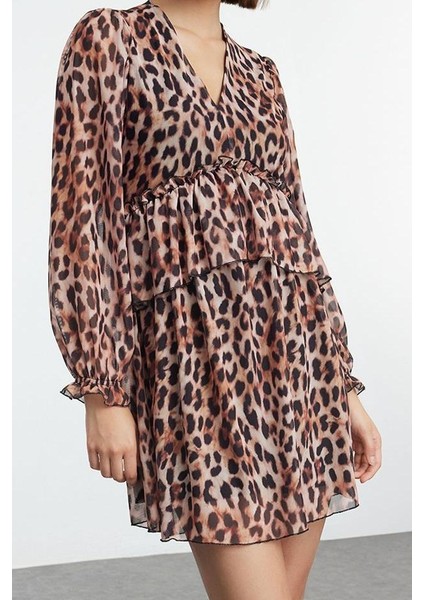 Moda Relaxed V Yaka Mini Boy Leopar Baskılı Fırfır Detaylı A Line Çan Kesim Balon Kol Örme Elbise