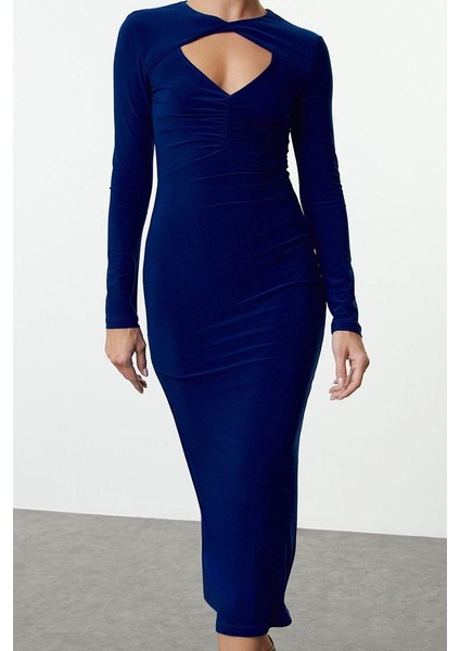 Moda Fitted Midi Boy Vücuda Oturan Pencere Cut Out Detaylı Örme Drapeli Şık Abiye Elbise