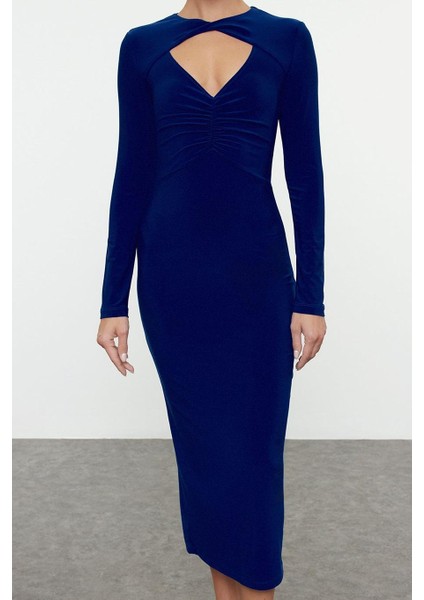 Moda Fitted Midi Boy Vücuda Oturan Pencere Cut Out Detaylı Örme Drapeli Şık Abiye Elbise