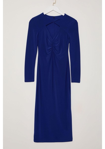 Moda Fitted Midi Boy Vücuda Oturan Pencere Cut Out Detaylı Örme Drapeli Şık Abiye Elbise