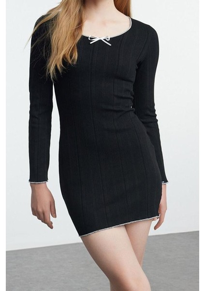 Moda Stil Slim Havuz Yaka Mini Boy Fitted Vücuda Oturan Fiyonk Detaylı Örme Elbise