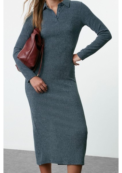 Moda Stil Fitted Polo Yaka Maxi Boy Düz Bodycone Vücuda Oturan Dokulu Düğme Detaylı Örme Elbise