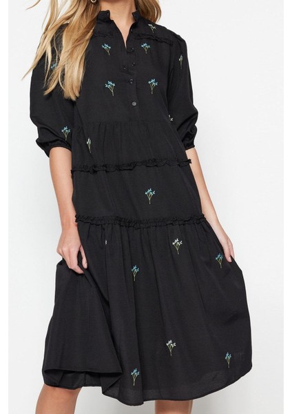 Moda Stil Regular Gömlek Yaka Midi Boy Düz Kesim Nakışlı Dokuma Elbise